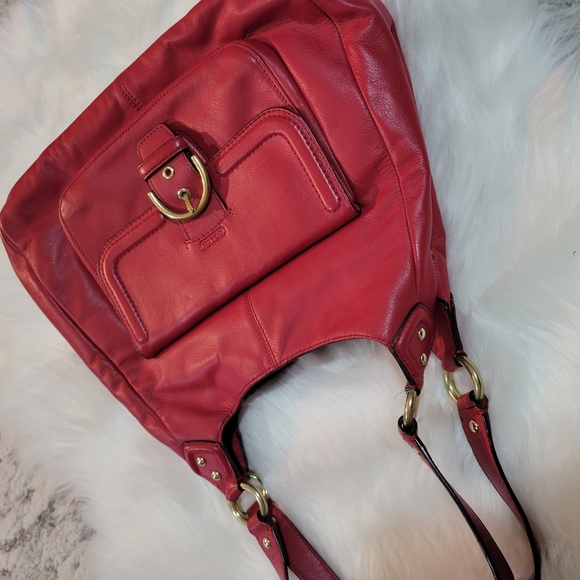 Elegant Red Leather Shoulder Bag - Picture 15 of 16